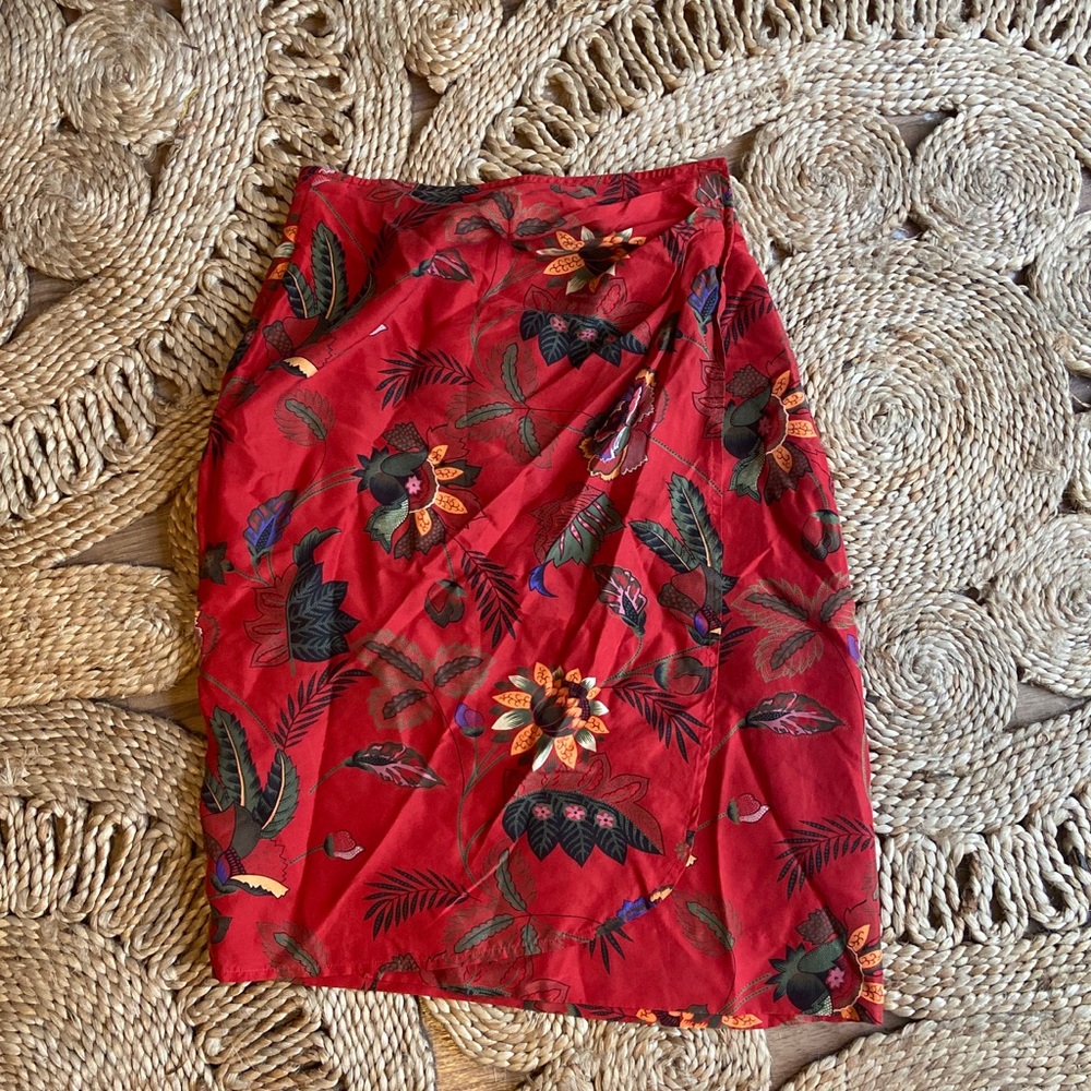 Floral print %100 silk skirt